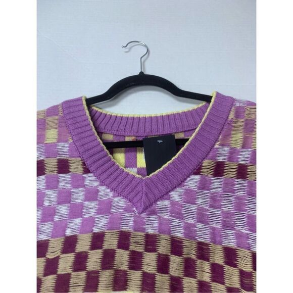 Urban Outfitters Checkered Sweater Vest - Picture 4 of 8